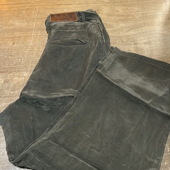 Objects without meaning, silk pleaded front size, small pants - Picture 4 of 4